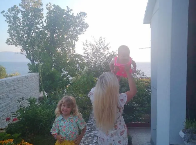 Dva Lava بوداكا